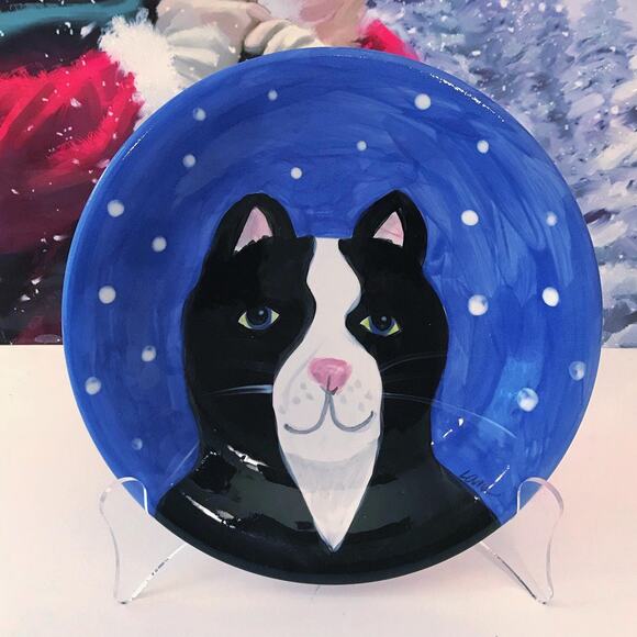 Falling Snow in Blue Sky with Black & White Cat Pottery Plate - Picture 1 of 3